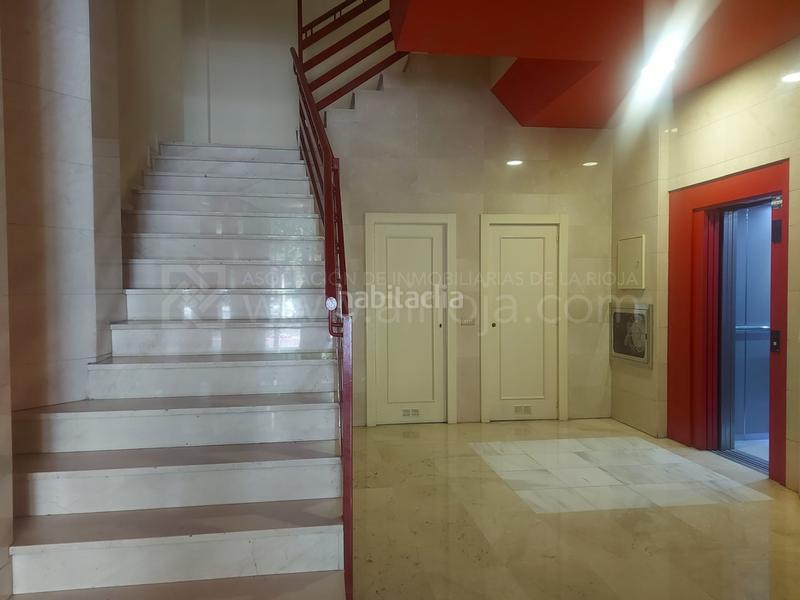 Foto 01e40dca-cbf0-40ae-aab6-c534ca1b9020. Location bureau dans Casco Antiguo Logroño