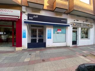 Lloguer Local Comercial  Logroño - calle pepe maguregui entrada por calle huesca. Local acondicionado con una superficie de 67 m en alquiler en lo