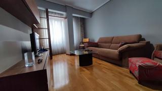 Piso  Logroño - marques de murrieta. Vivienda para entrar a vivir con terraza y balcón en calle marqu