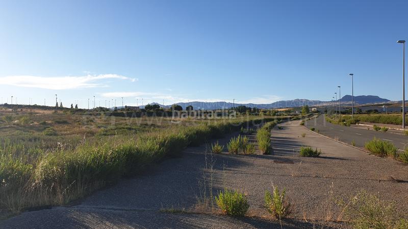 Foto 415bb227-144e-4432-b327-85deddb8623a. Terrain résidentiel dans Polígono Cantabria Logroño