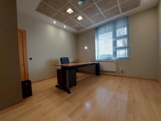 Location Local commercial  Logroño - avenida lope de vega. Oficinas a pie de calle en cascajos en uno de los accesos a logr