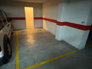 Parking coche  Logroño - tirso de molina. Plaza de garaje con trastero en calle tirso de molina, cascajos