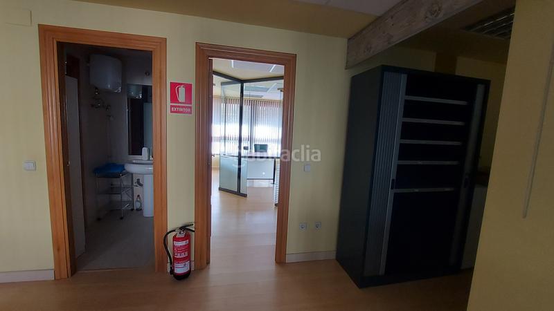 Foto 6855fcea-ddb6-4460-bd90-091b13d916de. Alquiler oficina s perfectamente acondicionadas y amuebladas en alquiler, en zona piqueras en Logroño