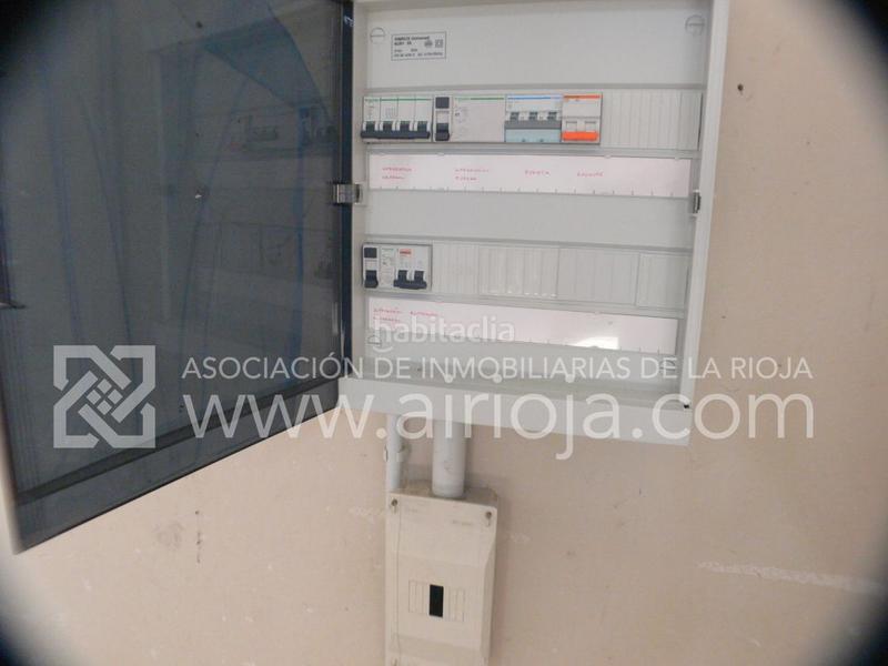 Foto 11a652d3-35da-48c6-b831-f00ea373dd92. Lloguer nau industrial a Navarrete