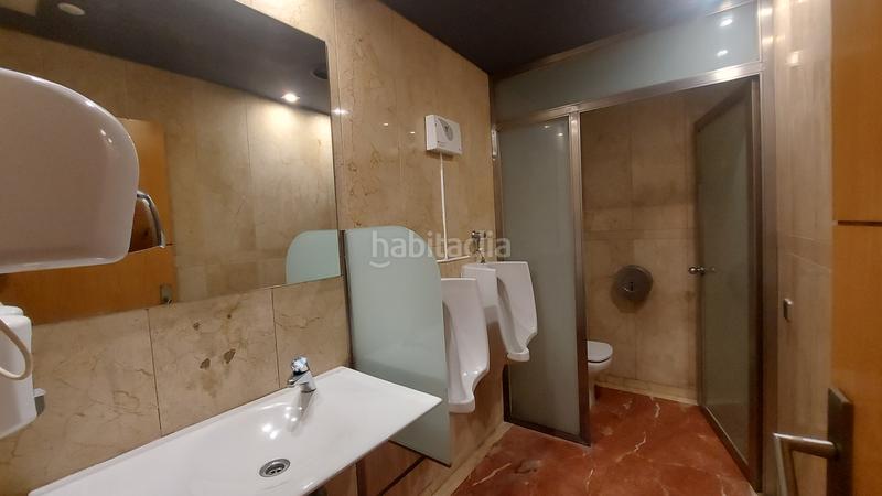 Foto 70e238c8-322a-4661-9d6e-d700afd07cfe. Alquiler local comercial en el corazón de la ciudad calle gran vía , se encuentra este magnífico local en alquiler con dos accesos plaza de en Logroño