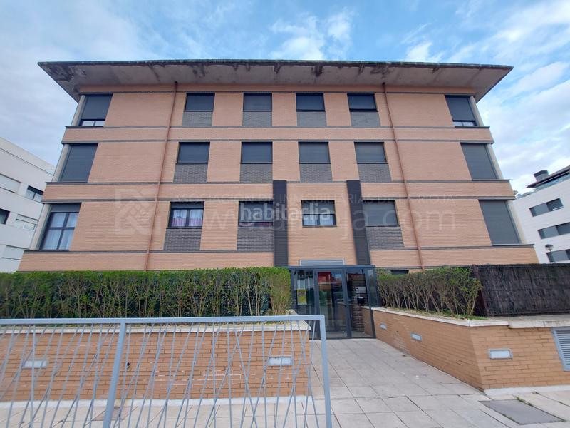 Foto 6a44d017-0560-460e-8ee5-372eb4c8ca72. Location appartement avec chauffage parking piscine dans Lardero