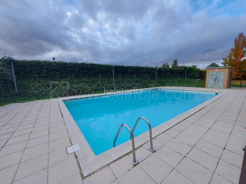 Foto a4dced73-c0b3-4909-b158-dcc70dba8351. Location appartement avec chauffage parking piscine dans Lardero