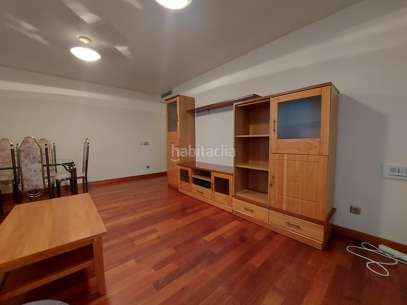 Foto c4f97952-f2bd-41f9-8019-cf977bfb39c6. Rent flat with heating parking pool in Los Lirios Logroño