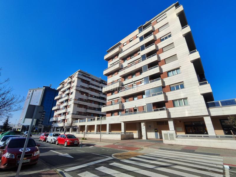 Foto 7d870da2-5869-4cdf-8265-251a462f344c. Oficina  totalmente montada para entrar en Los Lirios, junto al centro comercial berceo en Logroño