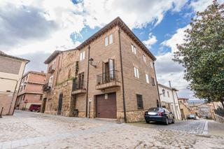 Casa  Navarrete - herrerias. Excelente vivienda de tres plantas exenta en pleno centro de nav