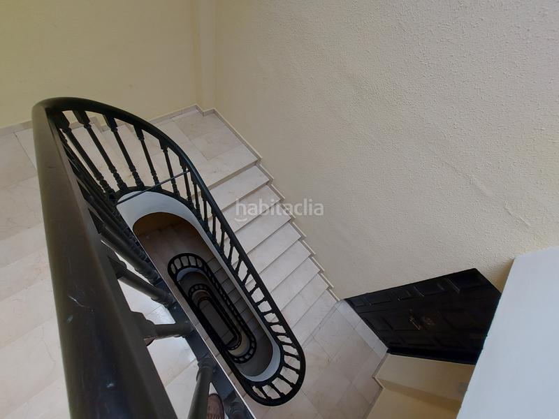 Foto df7a7204-6b82-46fa-a78c-eb147a914d46. Piso vivienda de 3 dormitorios en edificio histórico en casco antiguo en Logroño