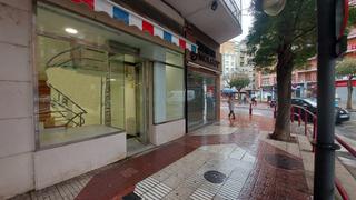 Location Local commercial  Logroño - general vara del rey frente san anton. Local en plena zona comercial de san anton en logroño
