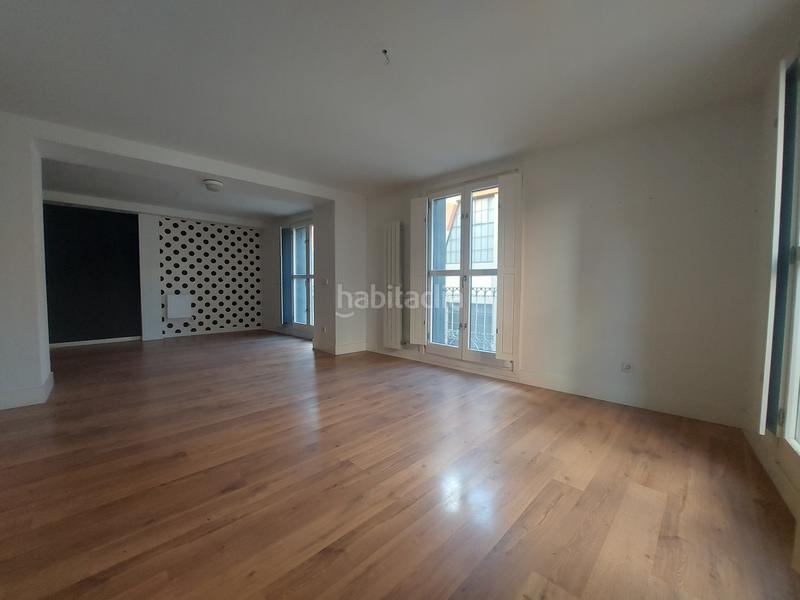 Foto 9962949e-28a2-4f70-a5c0-c4cec5db10fd. Rent office space with heating parking in Casco Antiguo Logroño