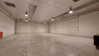 Nau industrial  Logroño - calle planillo. Nave en alquiler acondicionada con oficinas y baños en portalada