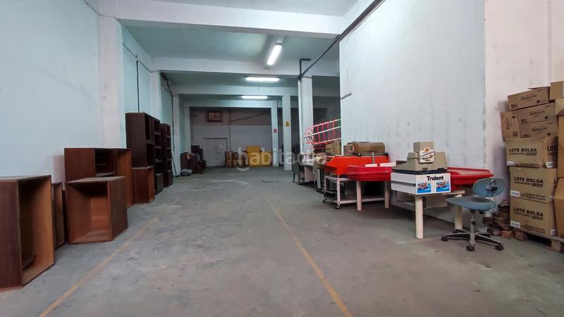 Foto 80ff78c0-d019-4d67-aef6-1babd478b773. Local comercial local muy grande con vado permanente en beatos mena y navarrete . en Logroño