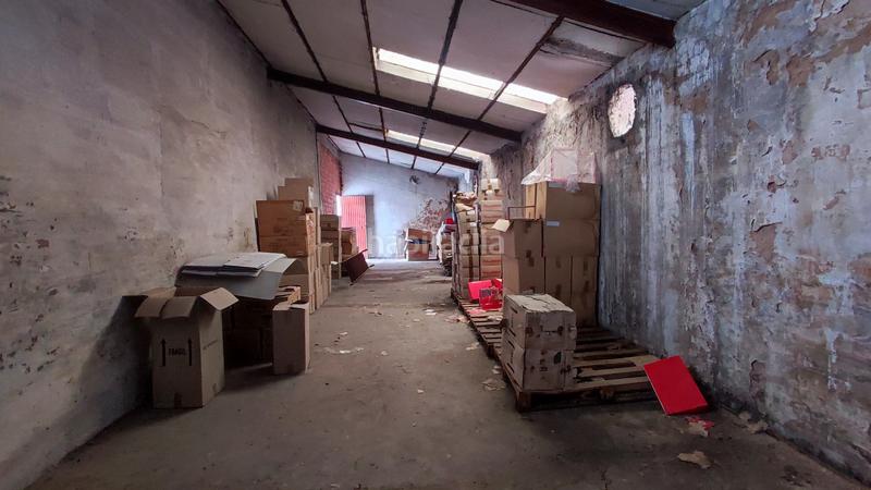 Foto ba8a13e3-9cea-42f8-afdc-c8208ba5c2e0. Local comercial local muy grande con vado permanente en beatos mena y navarrete . en Logroño