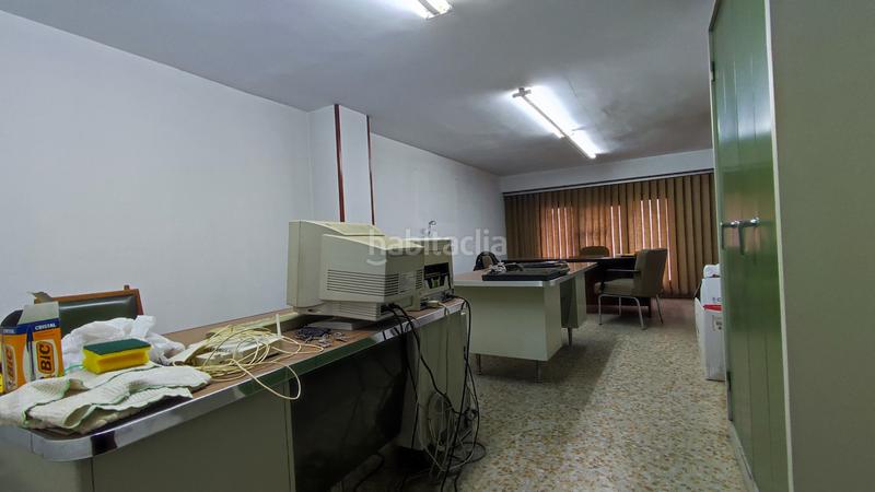 Foto c1b17da0-6294-4192-94be-30a331b6db41. Local comercial local muy grande con vado permanente en beatos mena y navarrete . en Logroño