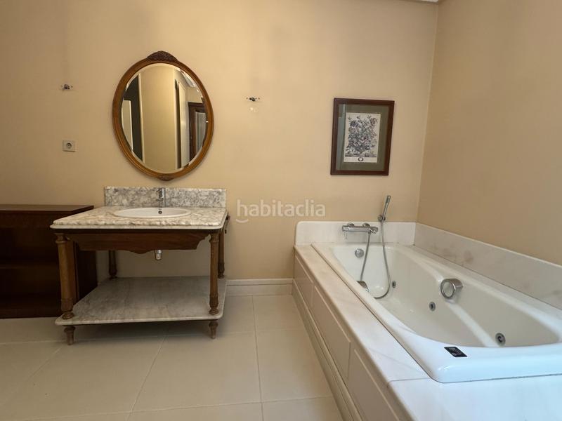 Foto eaf6fc1b-986f-4218-bbff-bc4354b3b849. Maison avec chauffage parking piscine dans Avenida Madrid Logroño