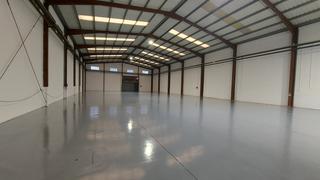 Bâtiment à usage industriel  Oyón-oion - poligono santa lucia. Nave de 993,95 m2 con entreplanta, oficinas, baños y vestuarios
