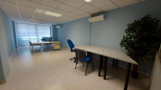 Rent Office space  Logroño - avenida gran vía juan carlos i_homologo. Oficina acondicionada semiamueblada, exterior. en el centro de l