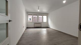 Appartement  Logroño - avenida de la paz. Piso con terraza y plaza de garaje completamente reformado en av