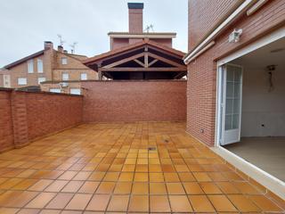 Casa  Albelda de iregua - escuelas pías. Casa unifamiliar. situada en una zona tranquila. albelda de ireg