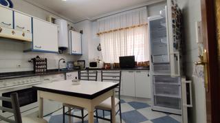 Pis  Logroño - marques de murrieta. Piso de 3 dormitorios y dos baños para entrar a vivir con traste