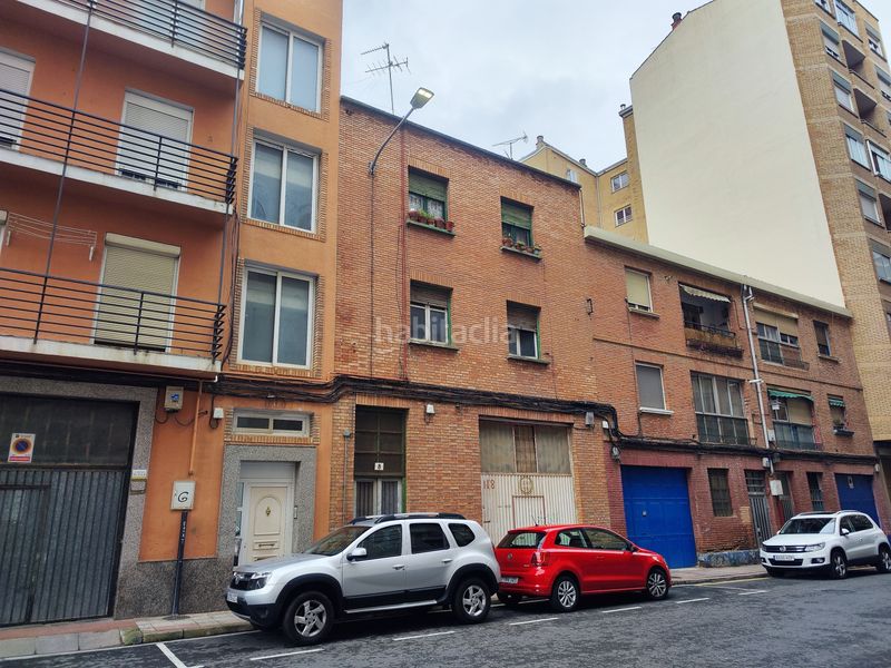 Foto d9a3c821-a597-462a-8412-0d9797d77c61. Edificio in Oeste Logroño