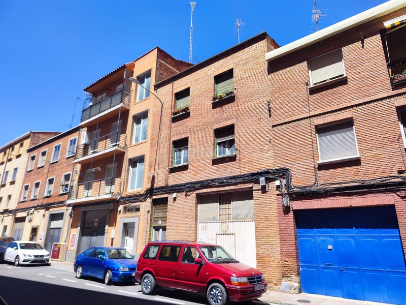 Foto fcf1bdb0-7a43-4b6d-95c7-9b3b081c3fd3. Edificio in Oeste Logroño