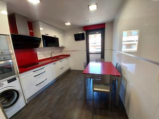 Location Appartement  Logroño - avenida zaragoza. Magnífico piso con garaje y trastero en los lirios de logroño.