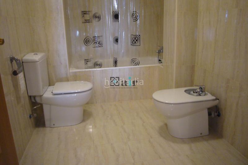 Foto 211e463e-257b-4eb7-9812-f8c7f2729067. Alquiler piso apartamento luminoso , con piscina en paseo del prior con terraza, piscina y zona comunitaria .. en Logroño