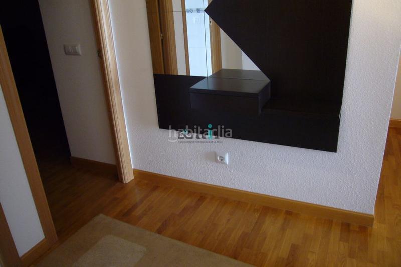 Foto bf8c6ff3-68df-4908-9135-b4785e5c9be8. Alquiler piso apartamento luminoso , con piscina en paseo del prior con terraza, piscina y zona comunitaria .. en Logroño