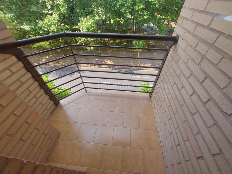Foto 21bd7685-900b-454e-852e-1f5cb04344d8. Alquiler piso vivienda de 3 dormitorios ,sin amueblar, en club deportivo con garaje y zona comunitaria con piscina . en Logroño