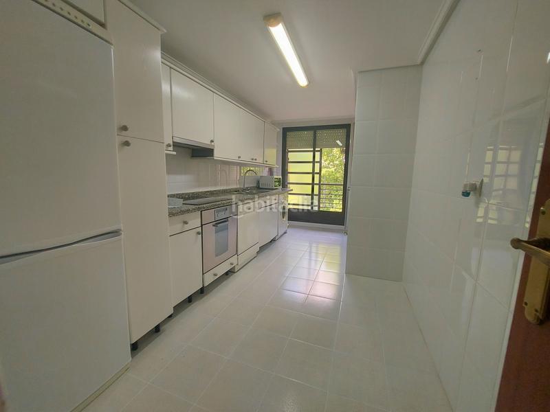 Foto f0d015b1-b270-4833-9a33-a77846891ab6. Alquiler piso vivienda de 3 dormitorios ,sin amueblar, en club deportivo con garaje y zona comunitaria con piscina . en Logroño