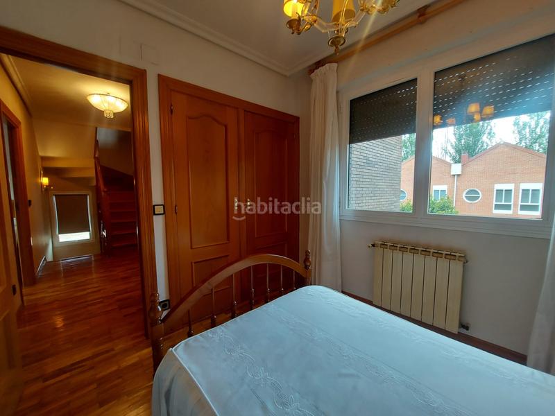Foto 267aaf13-4328-4f6e-a1b8-1aabe48cd0fe. Casa con riscaldamento parcheggio in Avenida Madrid Logroño