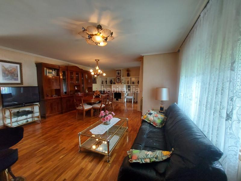 Foto 58585243-9fd8-4f93-8c6e-c72bb8a7a536. Casa con riscaldamento parcheggio in Avenida Madrid Logroño