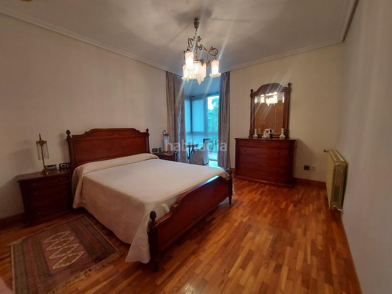 Foto b4434610-d3cf-4712-bdf5-0c4e1526b09a. Casa con riscaldamento parcheggio in Avenida Madrid Logroño