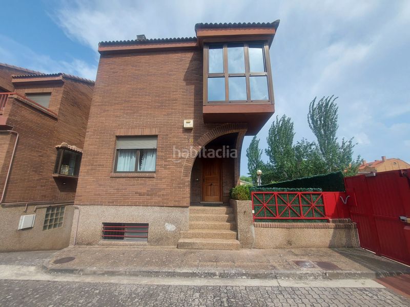 Foto aff193fb-ac10-46e0-a68e-cc83b757a6e6. Casa amb calefacció aparcament a Avenida Madrid Logroño
