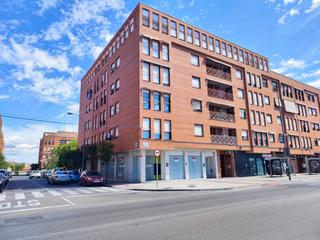 Location Local commercial  Logroño - piqueras. Local comercial  frente al hospital san pedro de logroño.