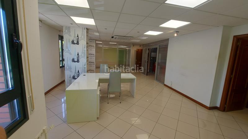 Foto 697055ff-b0f0-477b-949e-0c5107a04402. Location bureau avec chauffage parking dans Cascajos - Piqueras Logroño