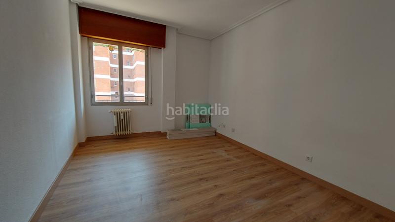 Foto 396d094d-1dc8-437c-a836-b140058ac3e3. Piso vivienda en pérez galdós con 4 dormitorios, 2 baños, garaje y trastero. en Logroño