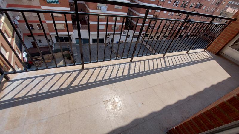 Foto 4d1e8b7c-9ada-4a97-8beb-6c23cfadc175. Piso vivienda en pérez galdós con 4 dormitorios, 2 baños, garaje y trastero. en Logroño