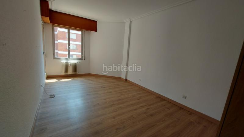 Foto 526334c1-0bd3-4ea4-b219-94062472e5a6. Piso vivienda en pérez galdós con 4 dormitorios, 2 baños, garaje y trastero. en Logroño