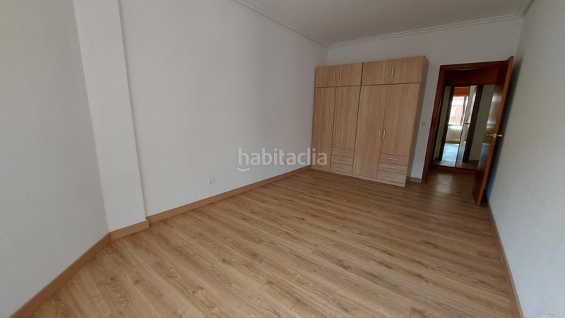 Foto 6b62fa25-b50e-4588-8283-e53ac4061aac. Piso vivienda en pérez galdós con 4 dormitorios, 2 baños, garaje y trastero. en Logroño