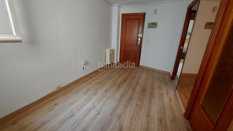Foto b732aa27-74e7-48c6-b433-edc023238b77. Piso vivienda en pérez galdós con 4 dormitorios, 2 baños, garaje y trastero. en Logroño
