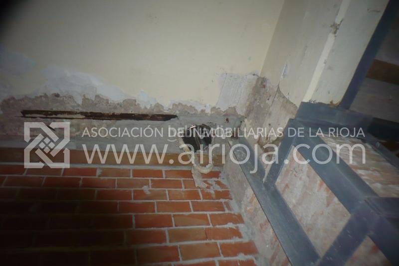 Foto d73c95aa-fc8c-42cb-b51c-f3dbffd184b1. Location local commercial dans Casco Antiguo Logroño