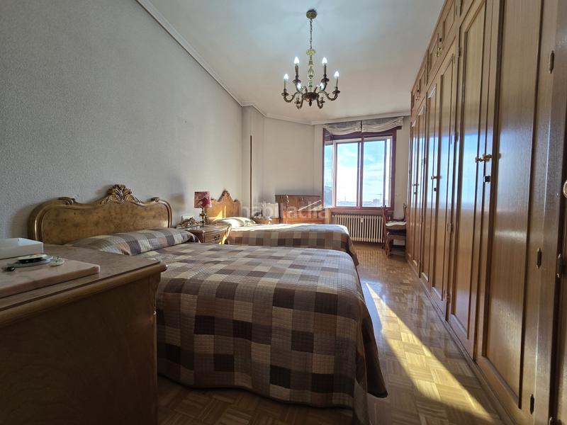 Foto b3d97ca7-f602-49be-901e-a74625cab036. Pis amb calefacció a Gran Via Logroño