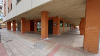 Geschäftsraum  Logroño - club deportivo. Espectacular local acondicionado con tres fachadas y parking gra