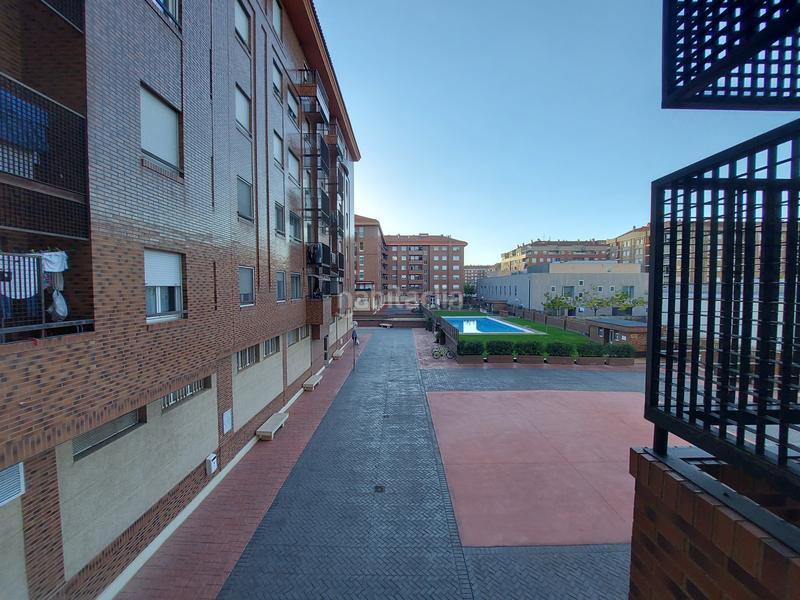 Foto 87fa32dd-91a6-46d7-ad23-b0dabb7f2637. Location appartement avec chauffage parking piscine dans Logroño
