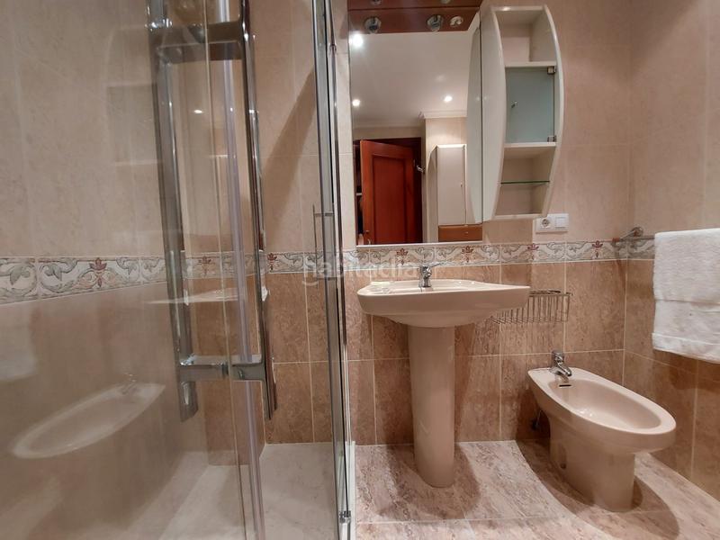 Foto 39a2aae3-b03d-4cb0-9c7f-8a64708a6c42. Pis amb calefacció aparcament a Residencia Logroño